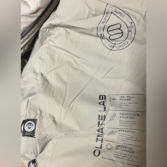 Aritzia Super Puff2O - Picture 10 of 11